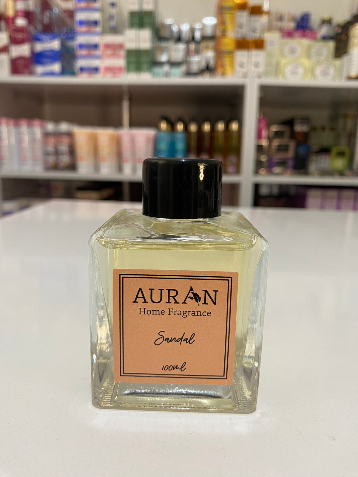 Sandal Ağacı Çubuklu Oda Kokusu Esansiyel Uçucu Yağlar ile Üretilmiştir