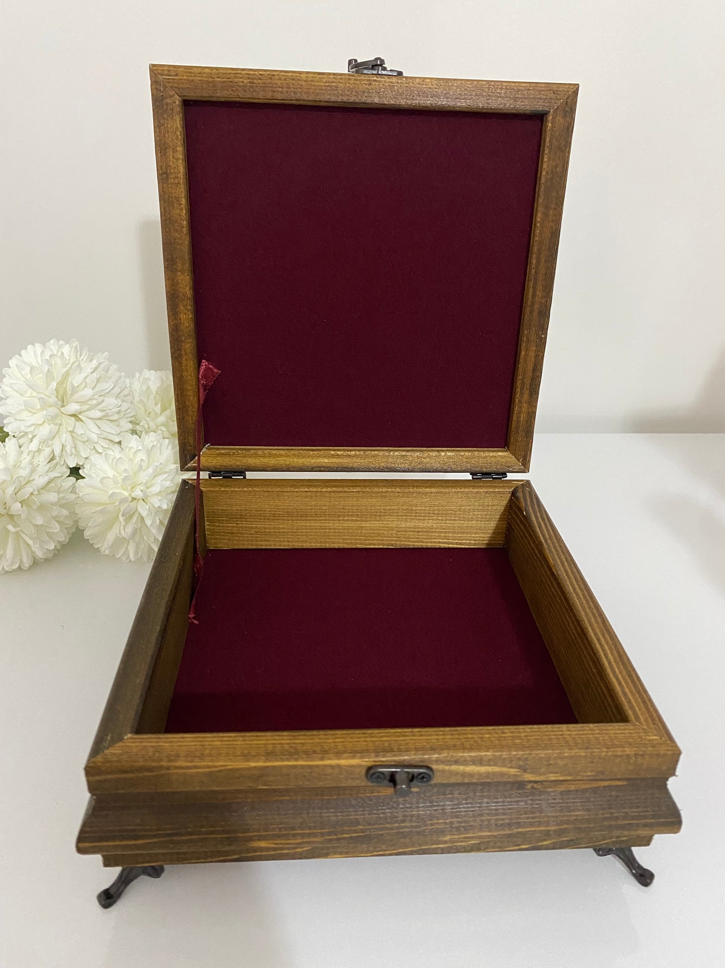 EL YAPIMI HEDİYELİK MÜCEVHER KUTUSU SERAMİK YÜZEY ÜZERİ DESEN 
Takı Kutusu 15x15 cm