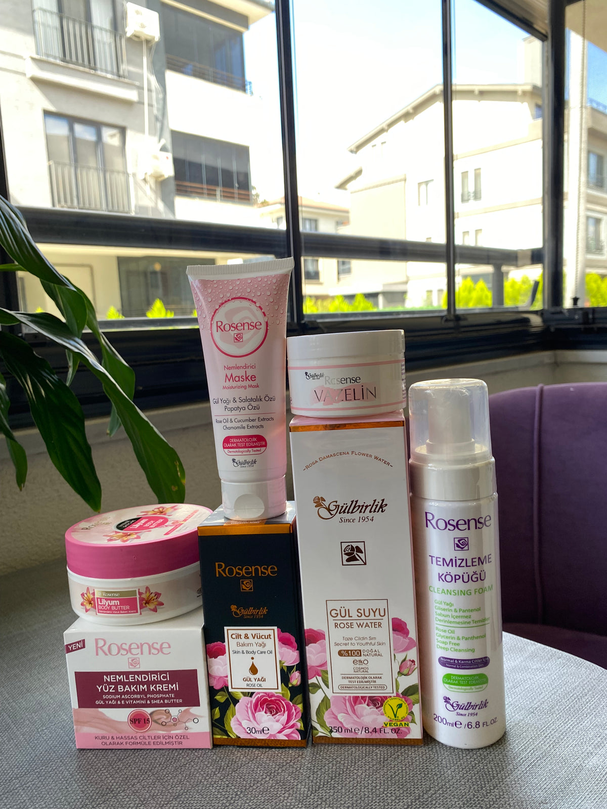Vazelin ve Gül Yağı Hediyeli 🎁                        Kuru Hassas Cilt Bakım Seti